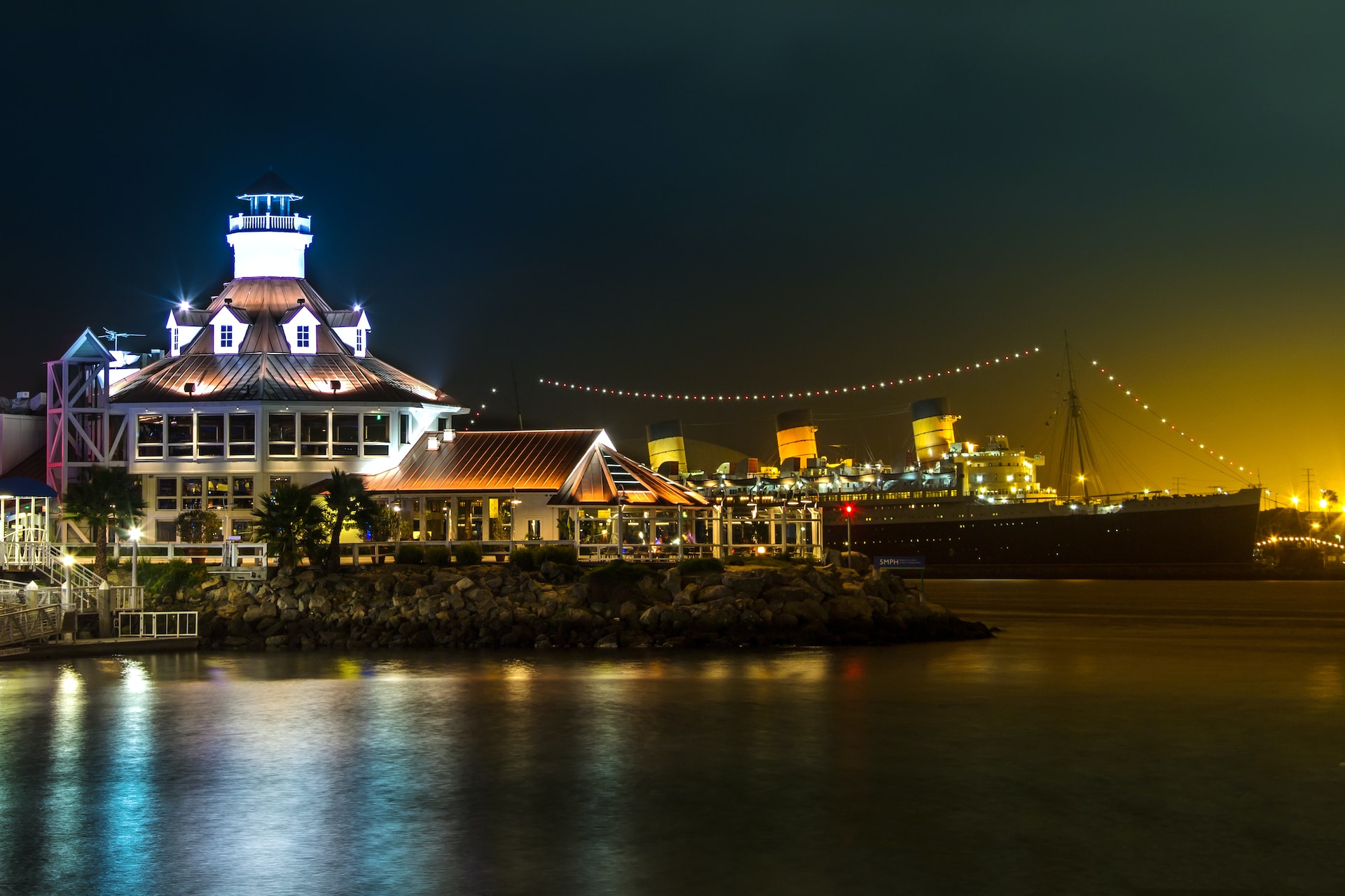 Long Beach in California at night